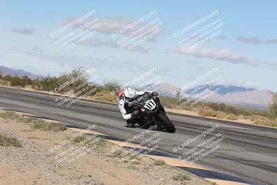 media/Nov-16-2025-Race Pace (Sun) [[8c5fa54630]]/Non Verified Riders (1st 20 Minutes)/3-Turn 3 Inside (11am)/